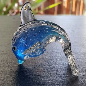 Dynasty Gallery Glass Dolphin Figurine Paperweight